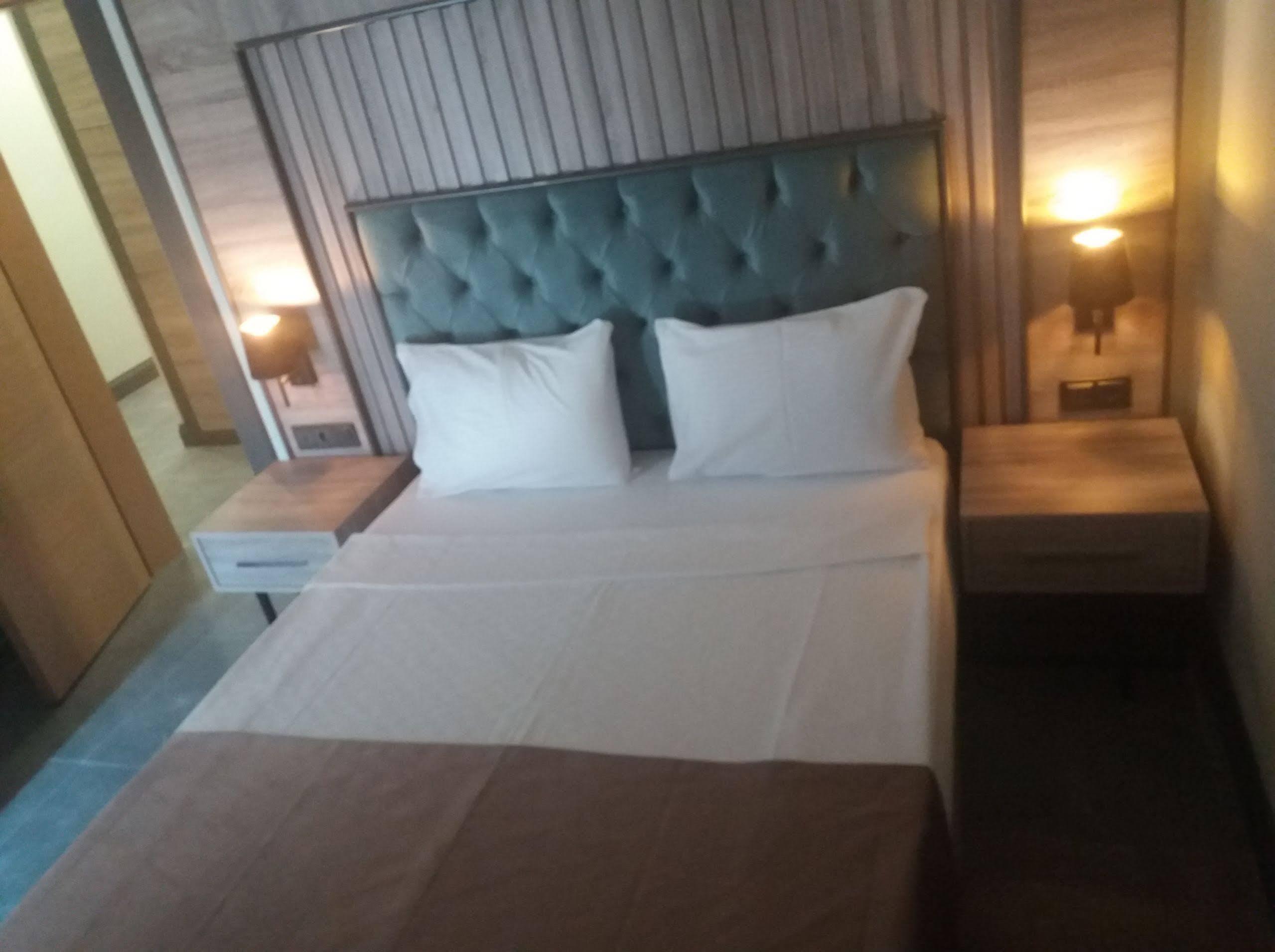 Rodinn Park Hotel Анталья Экстерьер фото